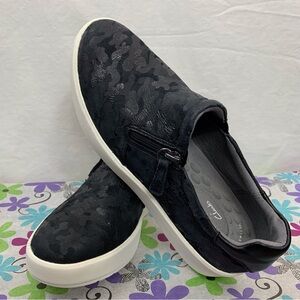 COLLECTION by Clarks Camo Print Black Size 7W